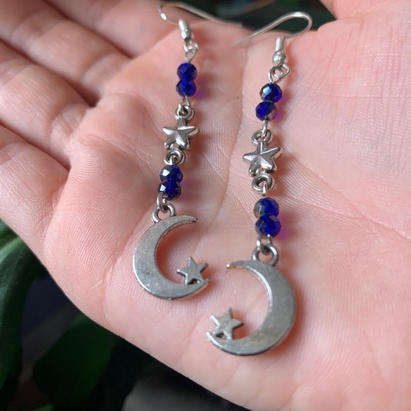 🌸2 for $24🌸 Long Blue Moon Star Charm Earrings - Picture 3 of 5